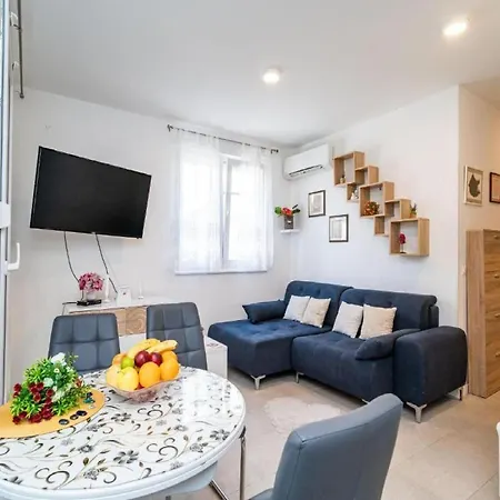 Anka - One Bedroom With Terrace