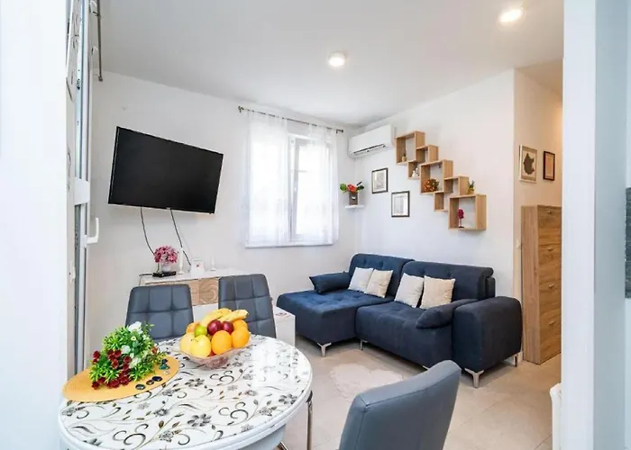 Anka - One Bedroom With Terrace