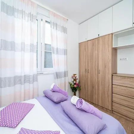 Anka - One Bedroom With Terrace Apartment