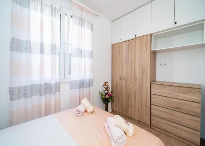 Appartement Anka - One Bedroom With Terrace